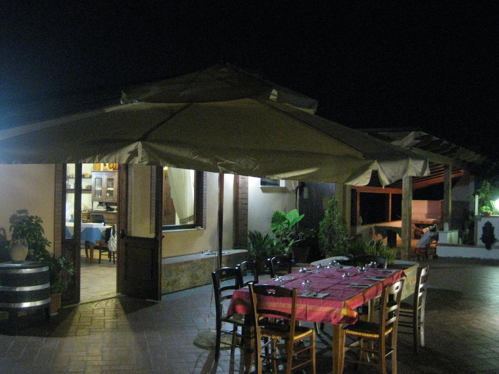 Agritursmo Montesalerno Villa Diamante Exterior photo